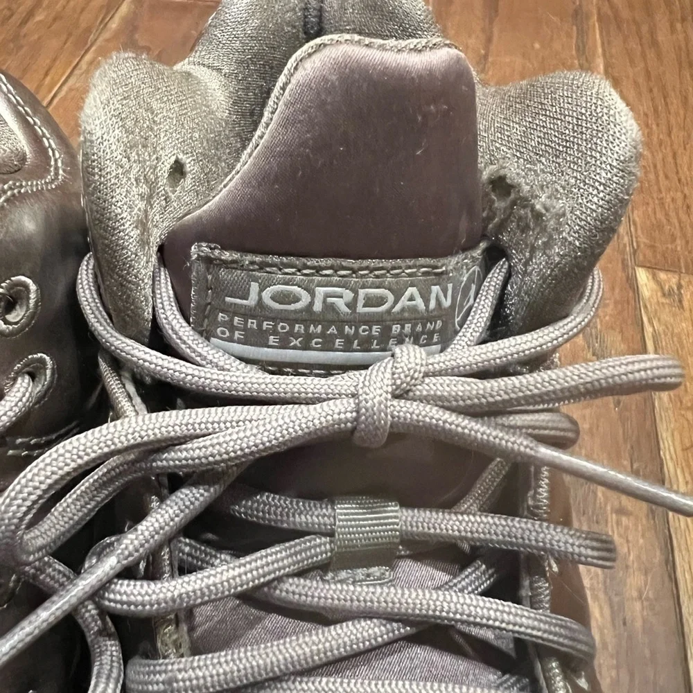 Kids Nike Jordan Jumpman Team II Sneakers in Sepia Stone